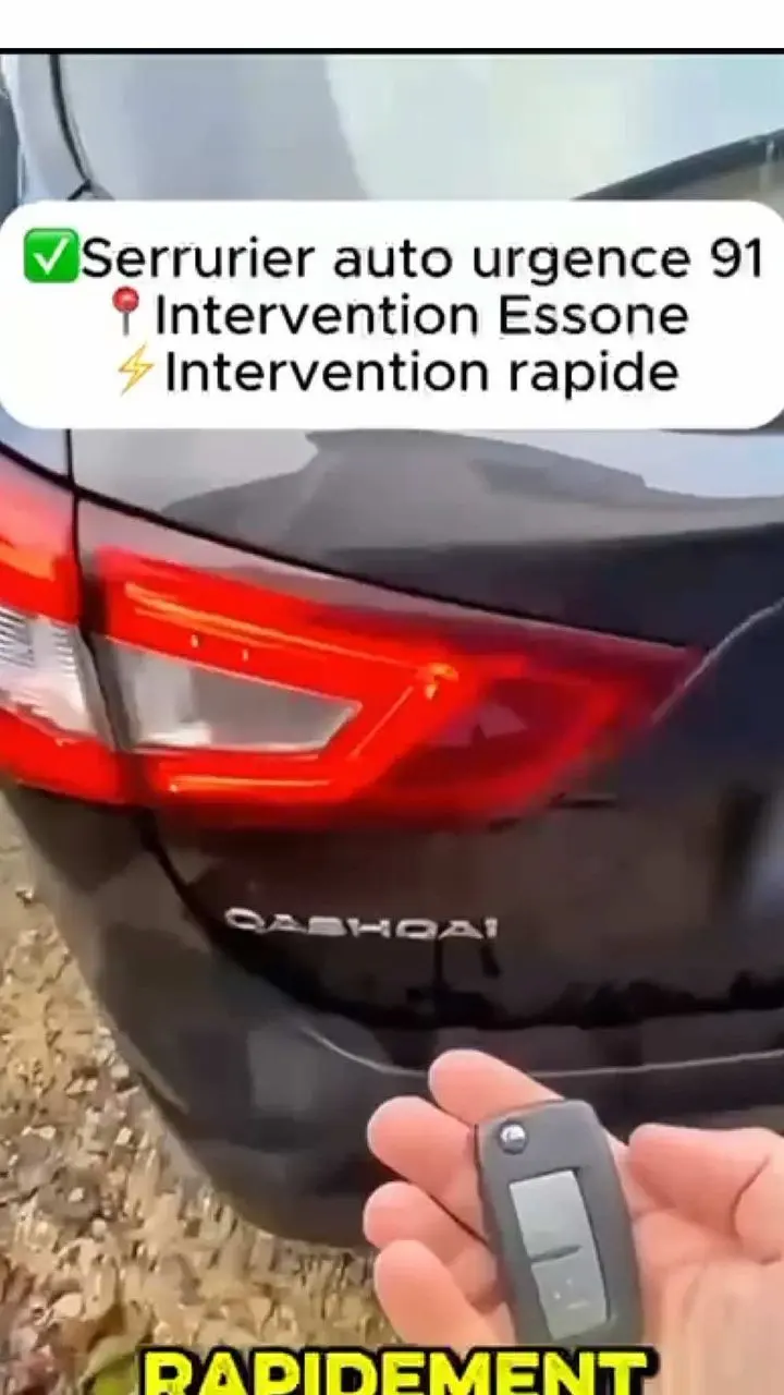 Vignette de la vidéo « Clé de voiture perdue, Essonne » : une clé Nissan devant l’arrière d’un Nissan Qashqai noir